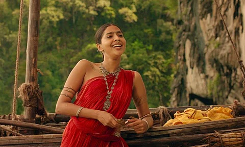 A sneak peek into creating Aishwarya Lekshmi's Poongulazhi look in Ponniyin Selvan