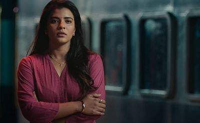  Theera Kaadhal trailer is here 