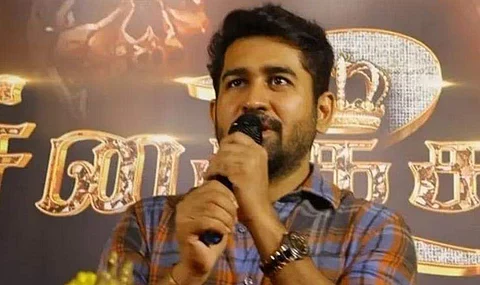 Vijay Antony distributes blankets and slippers to the needy to celebrate the success of Pichaikkaran 2 