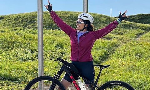  Saiyami Kher, Ranvijay Singha shoot ‘bikepacking’ documentary in Italy