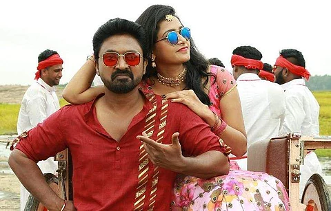 Rayar Parambarai Movie Review: A rudderless talkathon in the guise of comedy 