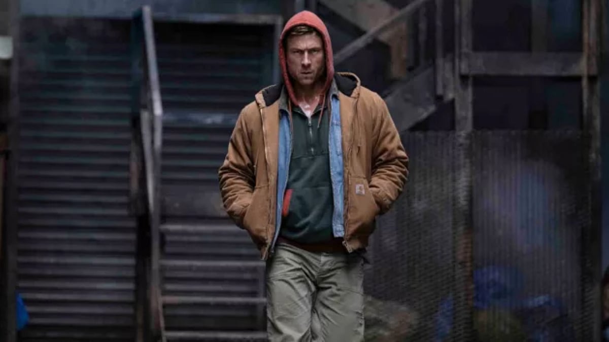 Glen Powell on his stunts in The Running Man 'It really worries my mom'