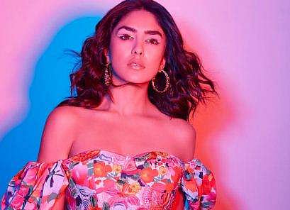 Mrunal Thakur collaborates with Guru Randhawa for a music video